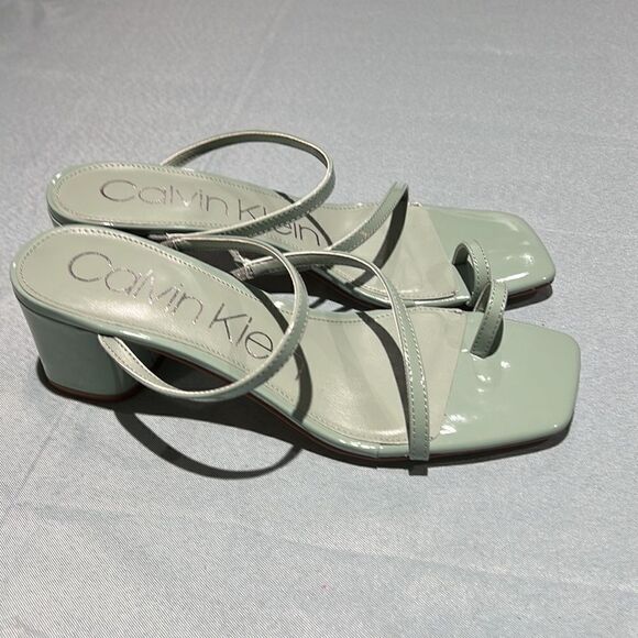 Calvin Klein Womens White Sandals Size 10M B43 - Picture 7 of 9